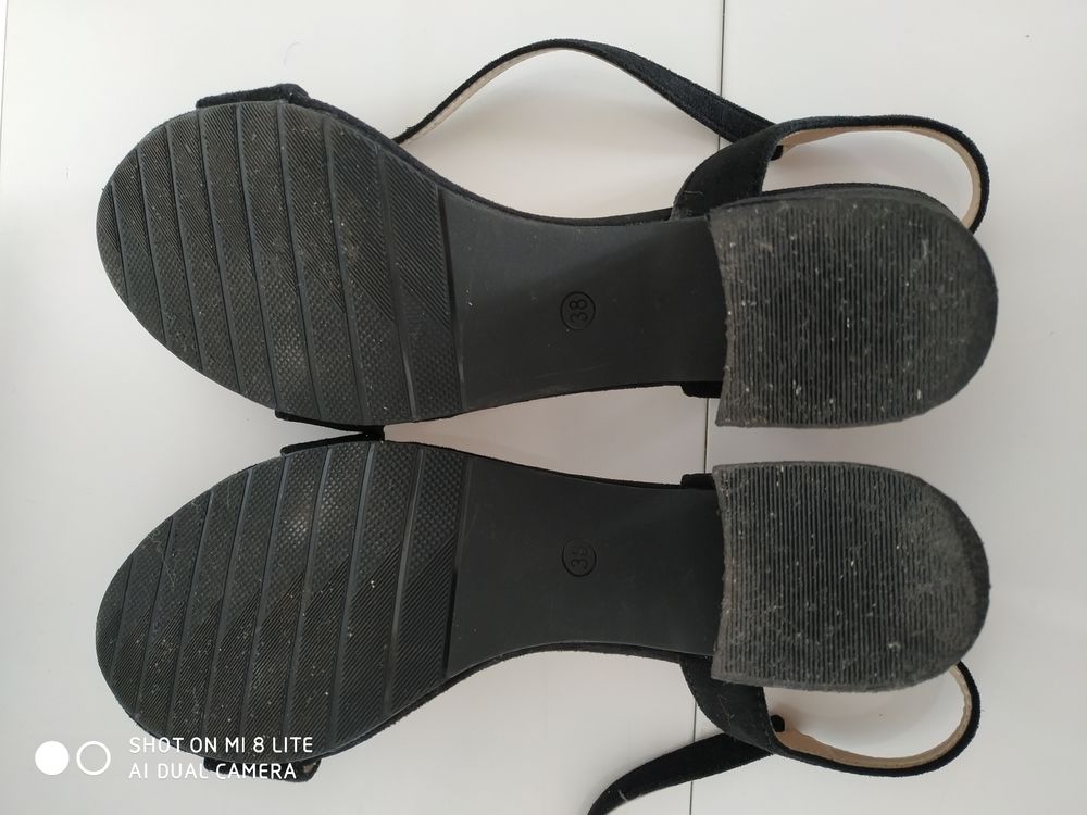 Sandales 38 daim noires &agrave; brides et talon bloc Chaussures