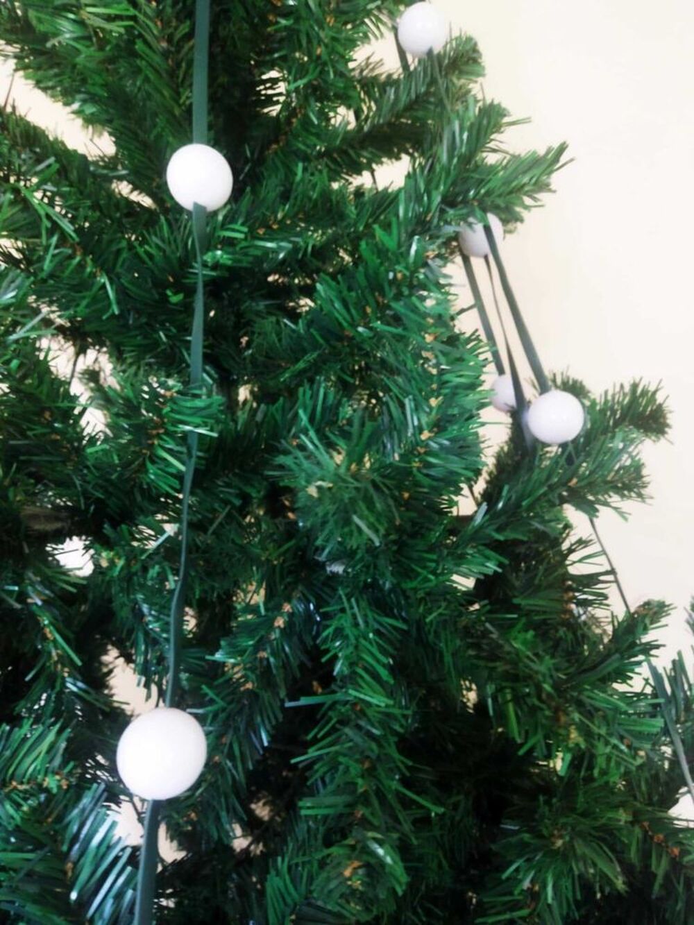 sapin 2m40 + guirlande &eacute;lectrique et cache pied Décoration