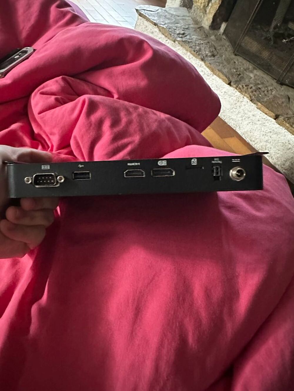 Axiomtek DSP501-527-4305UE €" Lecteur d'affichage num&eacute;rique industriel 4K Photos/Video/TV