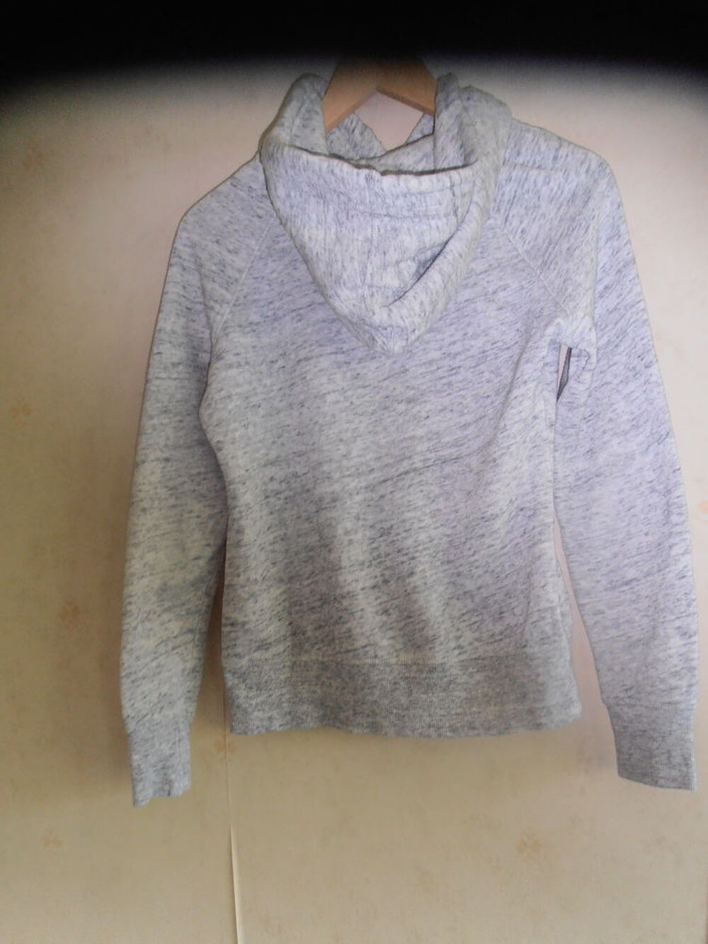 Sweat capuche gris (93) Vtements