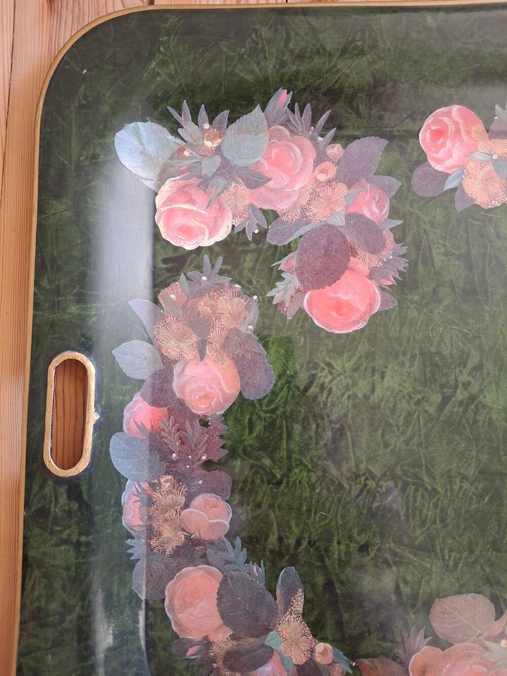 Grand plateau de service en m&eacute;tal peint avec poign&eacute;es Jardin