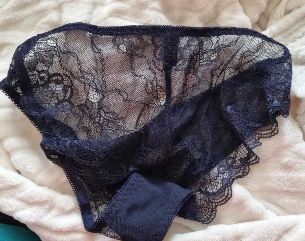 Tr&egrave;s joli tanga couleur bleu nuit Taille XL Vêtements