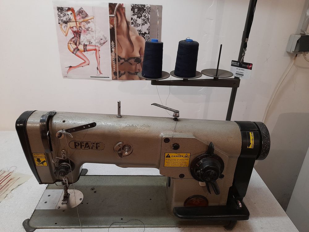 Machines &agrave; coudre ZIZ ZAG pfaff 438
: Electroménager