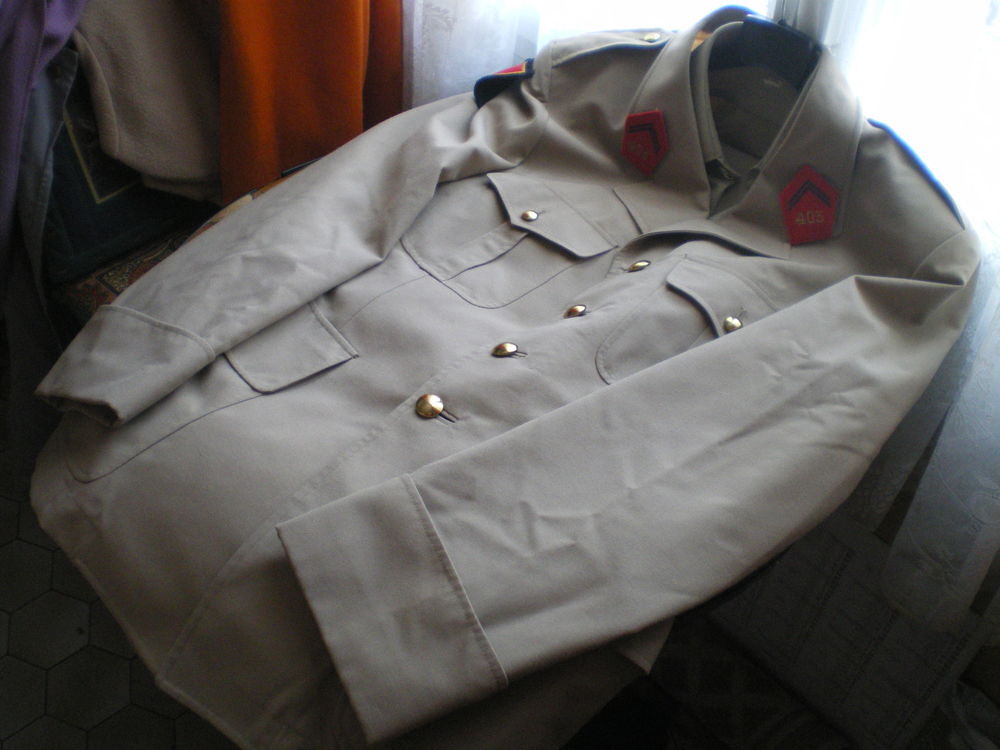 Uniforme complet du 403&deg; R&eacute;giment d'Artillerie. 
