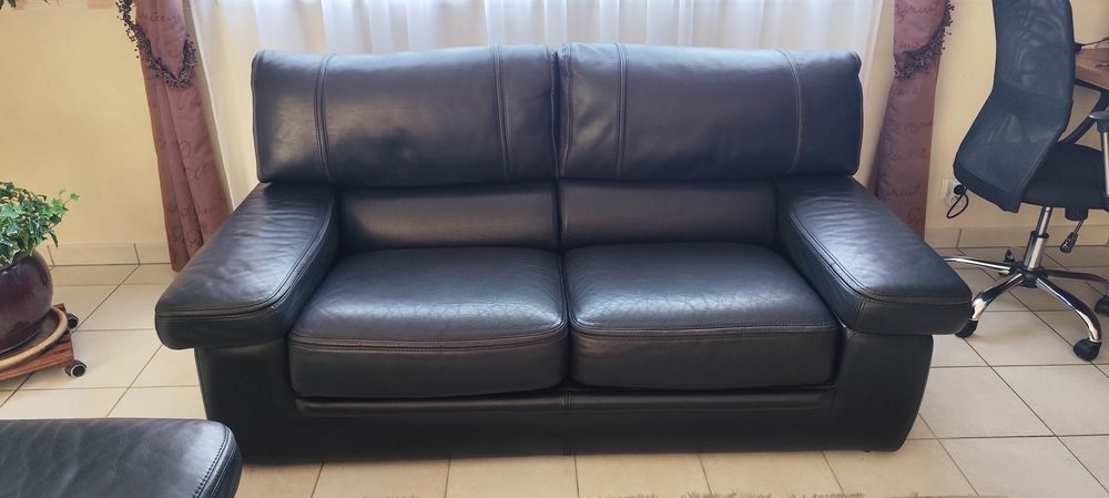 Ensemble de 2 canap&eacute;s en cuir noir surpiqu&eacute;s Meubles