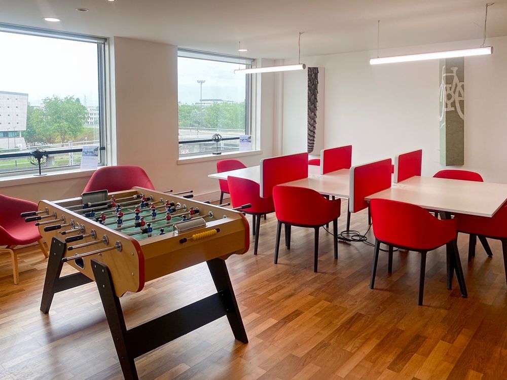   Réservez un bureau partagé ou un espace de coworking à Saint Quentin Stop & Work   
