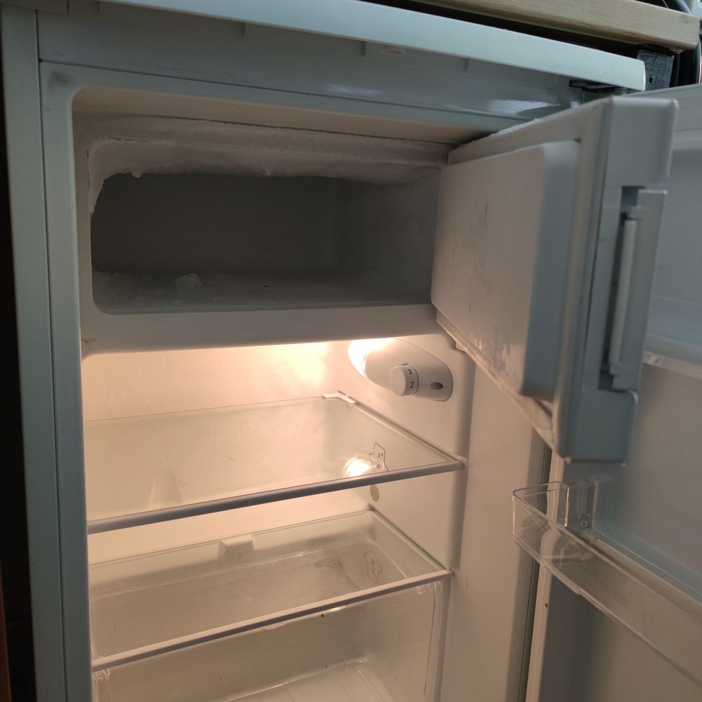 R&eacute;frig&eacute;rateur+ freezer Valberg 98 L Electroménager