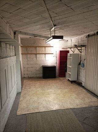  Parking / Garage  louer 18 m