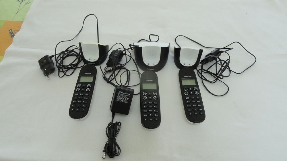 T&eacute;l&eacute;phone + chargeur GEZ ADAPTOR Téléphones et tablettes