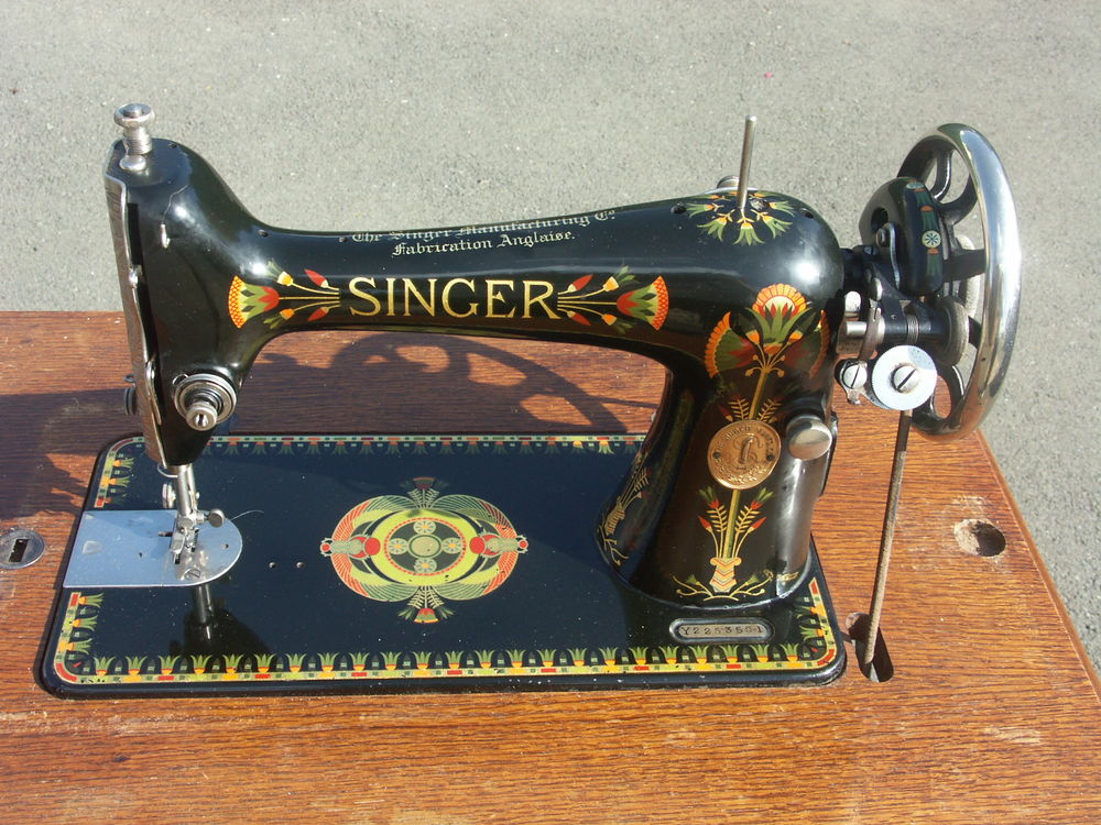 Machine &agrave; coudre singer Meubles