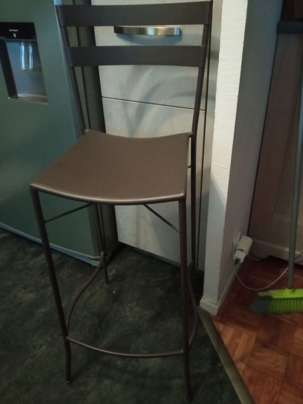 DEUX CHAISES/TABOURETS DE BAR ACIER HAUTEUR ASSISE 74 CM 75e Meubles