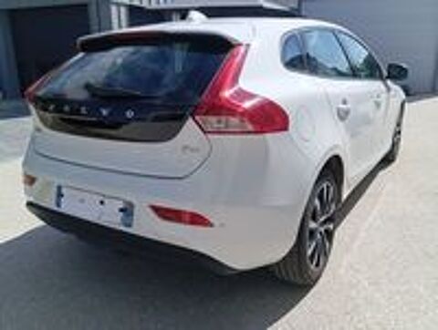 V40 T2 122 ch Signature Edition 2019 occasion 56760 P&eacute;nestin