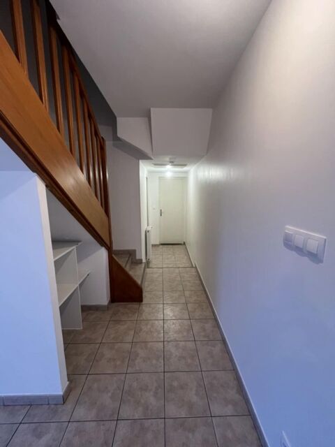  Maison � louer 4 pi�ces 70 m� Sabl�-sur-sarthe