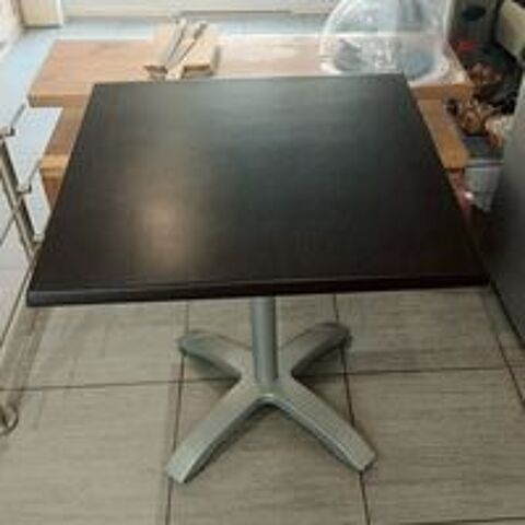   LOT DE 7 TABLES CARRÉES RETIF 70X70 CM 