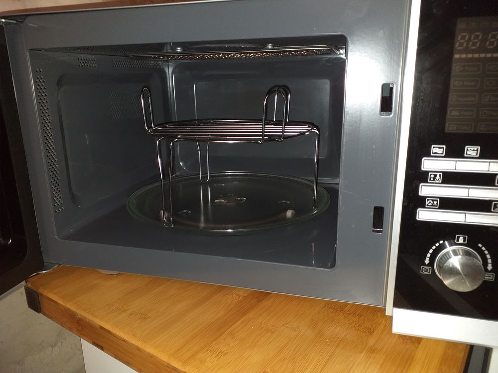 MICRO-ONDES COMBI
Electroménager