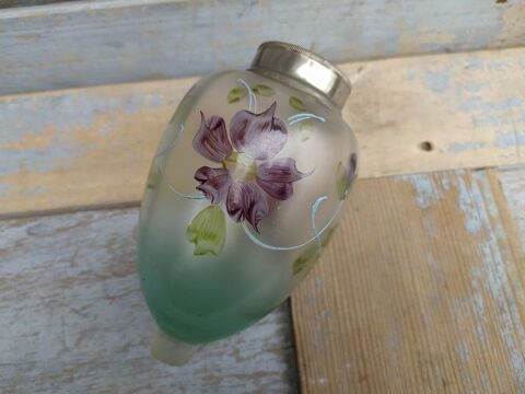 Toupie Verre de Lampe à Pétrole Émaillé Fleurs 
Loches (37)