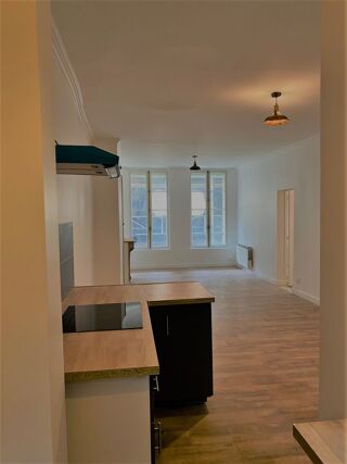  Appartement à louer 3 pièces 64 m²