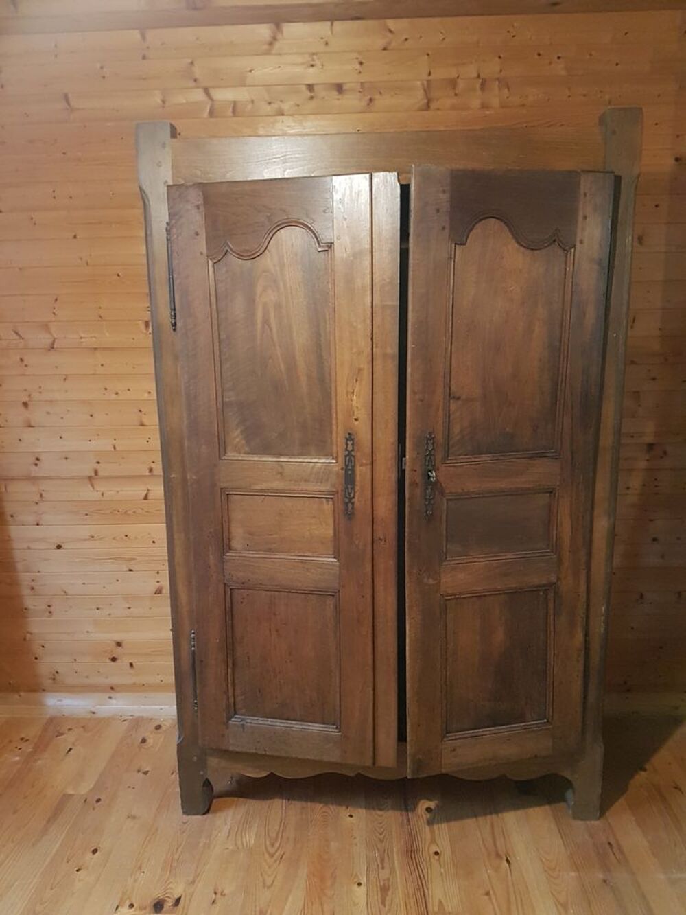 armoire ancienne caisse refaite avec portes anciennes Meubles