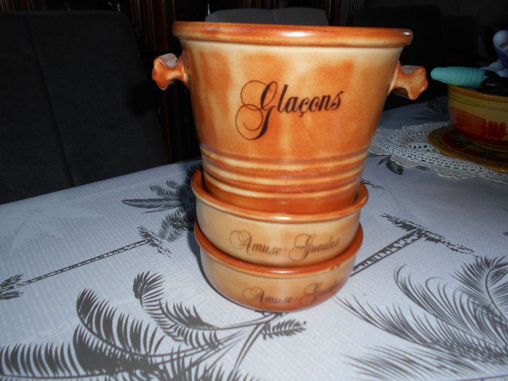 Seau &agrave; gla&ccedil;ons et bols amuse gueules Cuisine