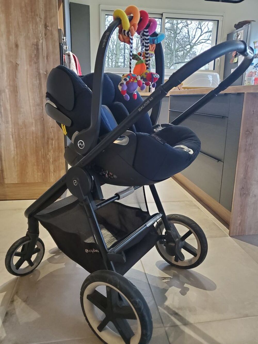 Lot cybex poussette, cosy et base isofix Puériculture