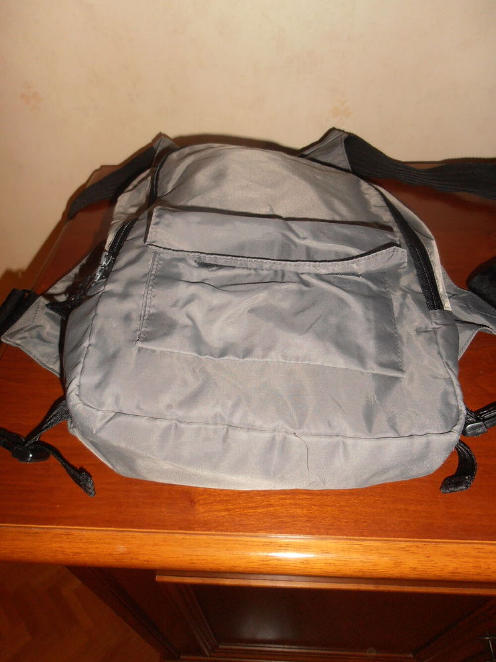 Sac &agrave; dos kaki (95) Maroquinerie