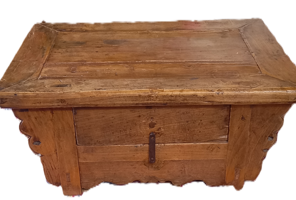 Table basse chinoise ancienne Kang en orme XIXe si&egrave;cle 