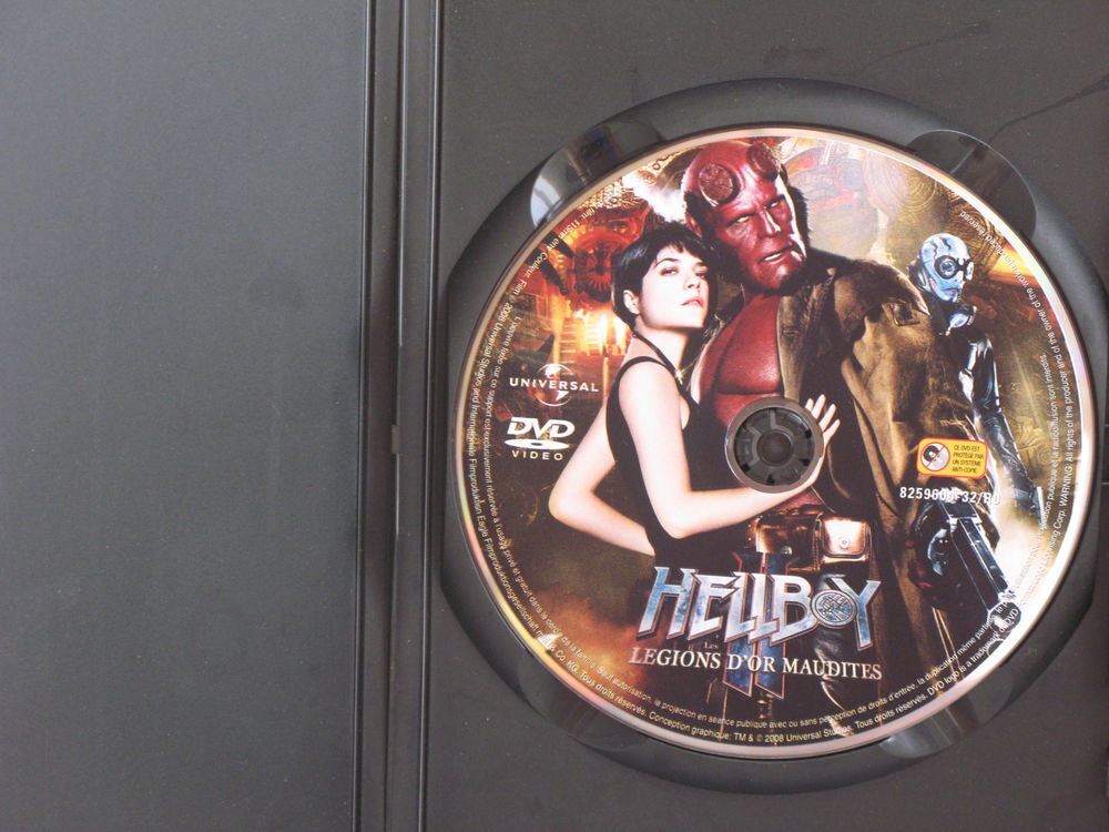 Hellboy les l&eacute;gions d'or maudites DVD et blu-ray