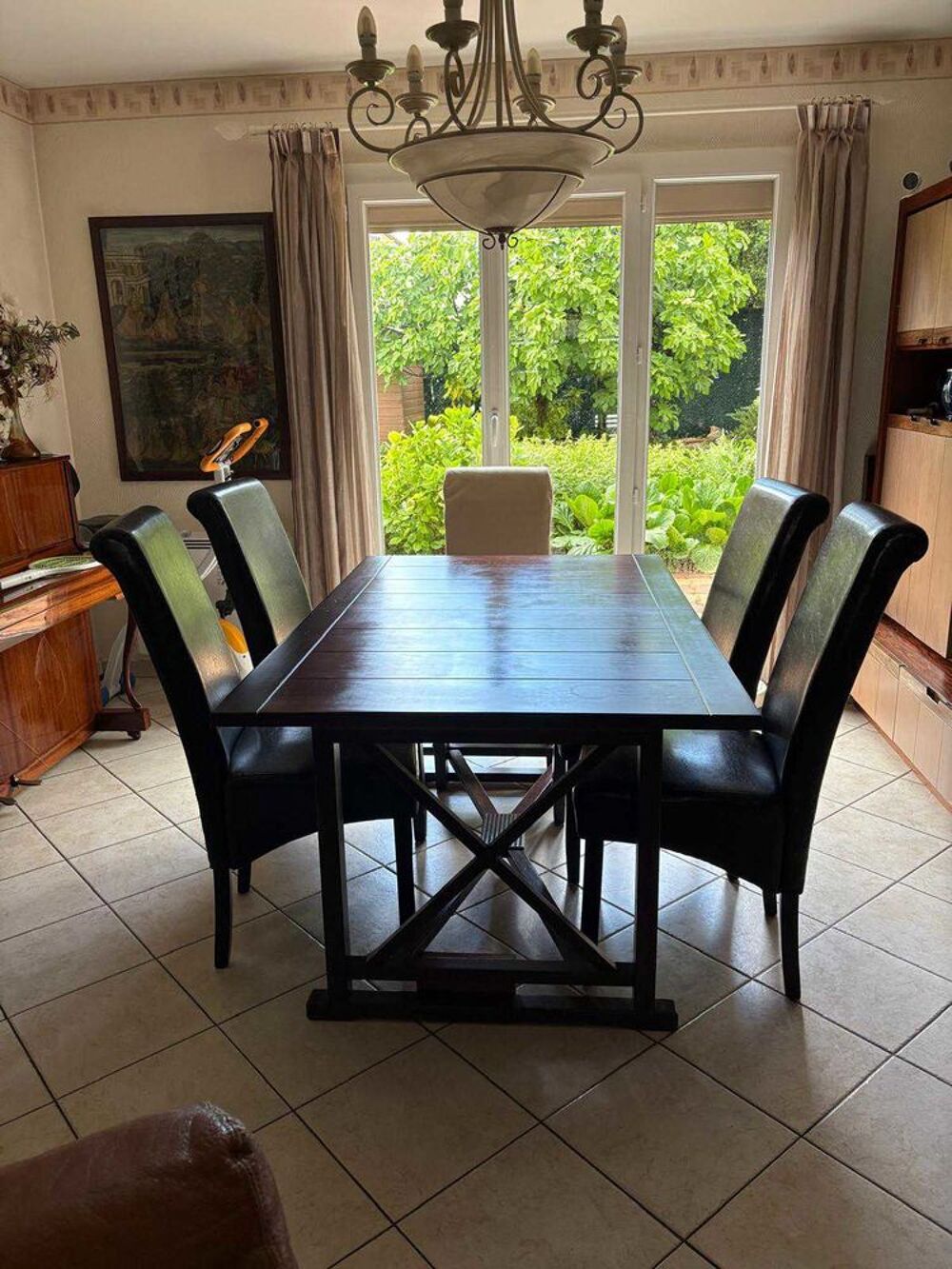 Table de salle &agrave; manger avec 4 chaises Meubles