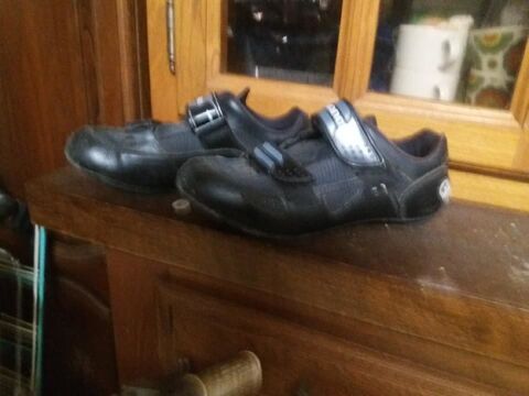 CHAUSSURES DE VELO,   37 15 Saint-Alban-Leysse (73)