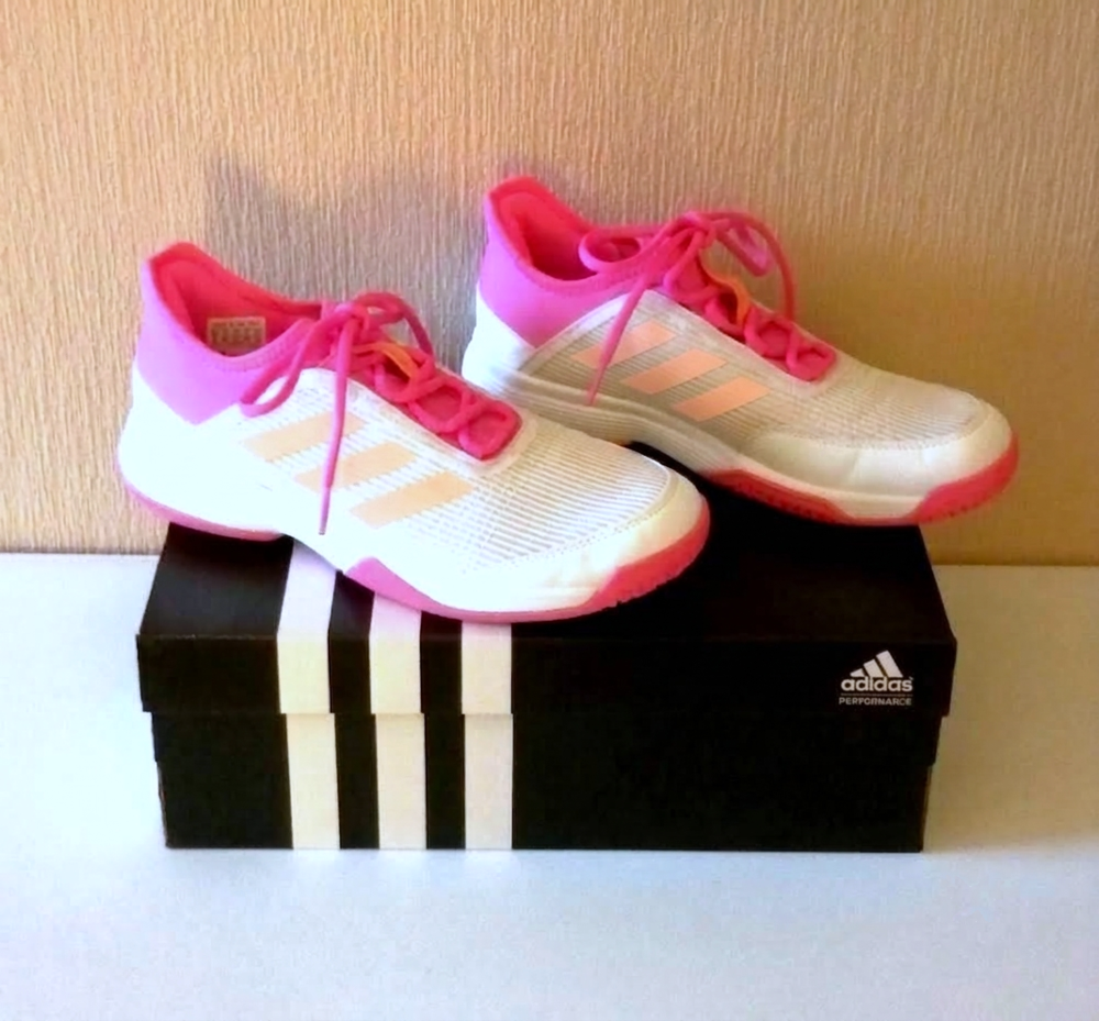 Chaussures Adidas Adizero club - Taille 37,5 neuves Chaussures