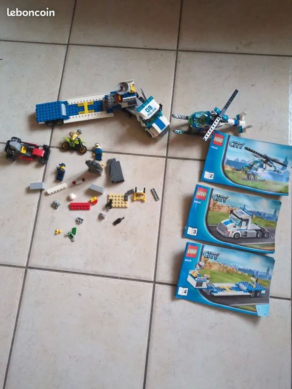 Lego transporteur h&eacute;licopt&egrave;re police 60049 Jeux / jouets