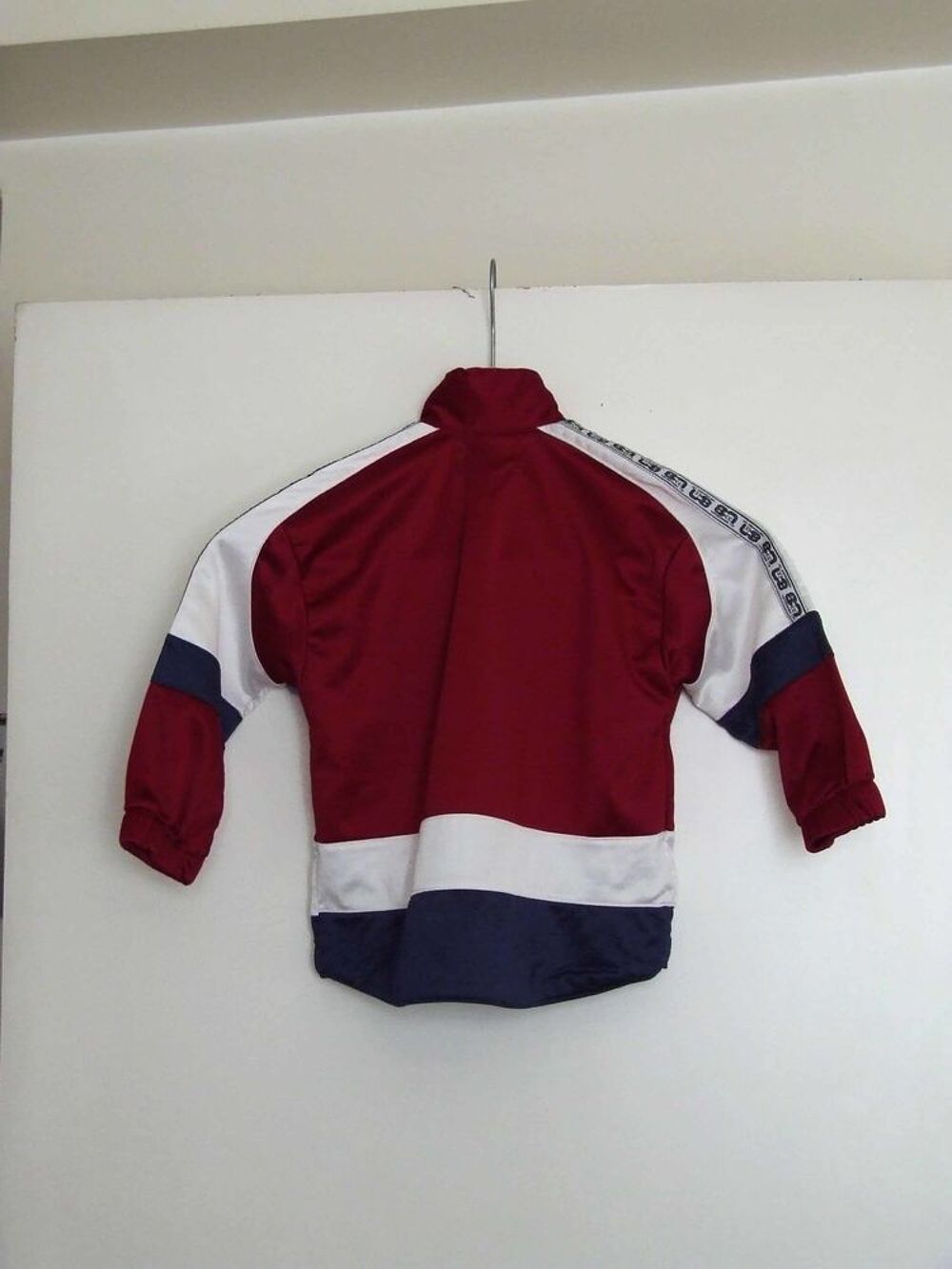 Veste de surv&ecirc;tement, 4&nbsp;ans (102&nbsp;cm) TBE Vêtements enfants