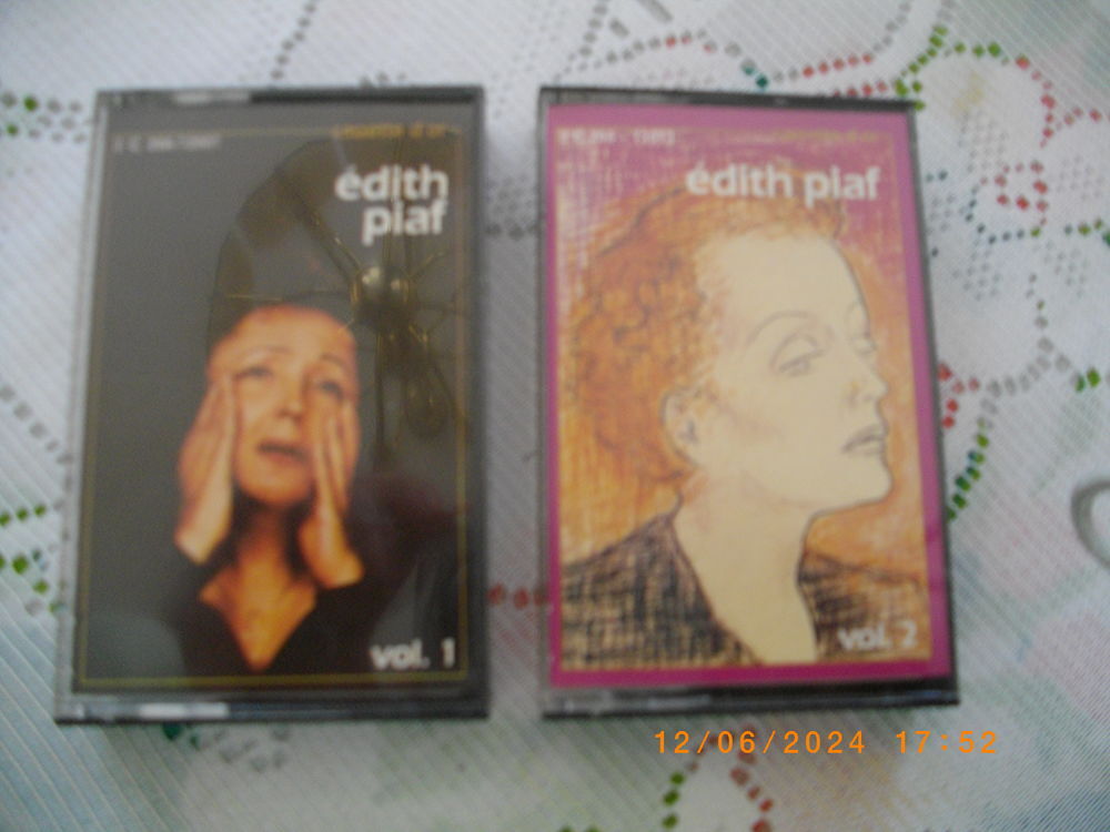 Deux cassettes audio de : "EDITH PIAF - VOLUMES 1 ET 2" Audio et hifi
