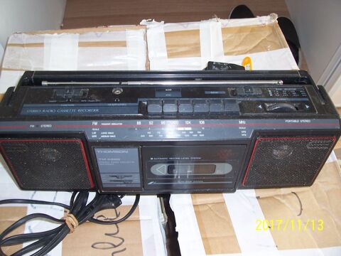 RADIO  CASSETTE  THOMSON 8 Soullans (85)