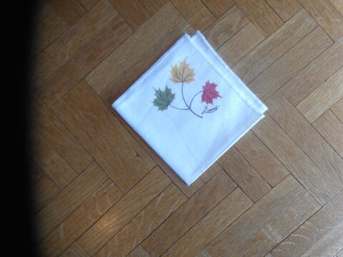 Mouchoir feuilles d'�rable (79) 3 Tours (37)