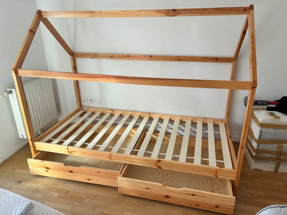 Lit cabane en bois + tiroirs de rangement sur roulettes Mobilier enfants