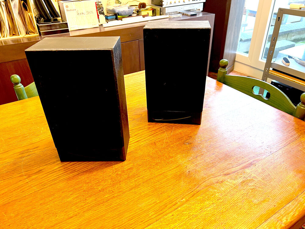 Mini chaine op&eacute;rationnelle, avec de nombreux faux contacts. Audio et hifi