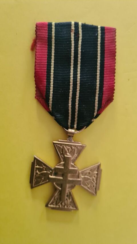 Croix du combattant volontaire Résistance, médaille 1939-194 30 Lucheux (80)