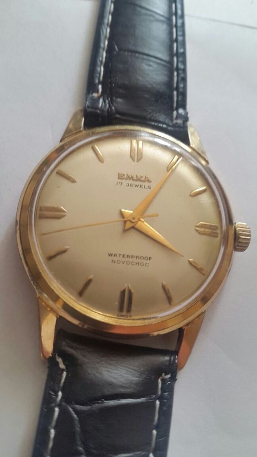MONTRE EMKA SWISS. Bijoux et montres