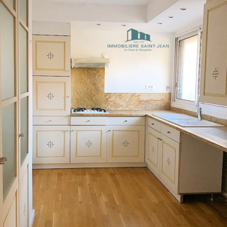  Appartement à louer 3 pièces 108 m²