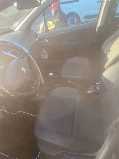 Peugeot 207 hdi 92ch année 2012