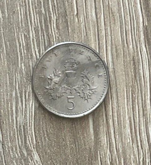  Pièce de monnaie - 5 Pence Elizabeth II 2008 (Angleterre) 2 Dijon (21)