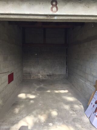  Parking / Garage � louer 15 m� Rochefort