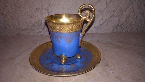 tasse ancienne bleu roi Trettau Bavaria dorée à la feuille 480 Roquefort-les-Pins (06)