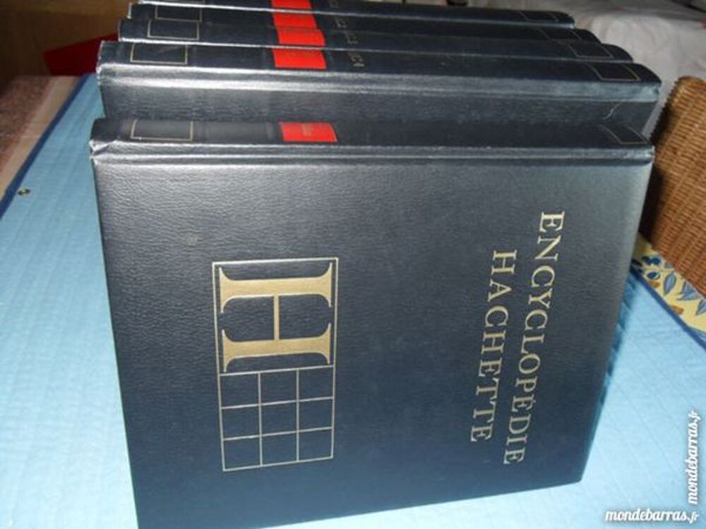 ENCYCLOPEDIE HACHETTE EN 5 VOLUMES Livres et BD