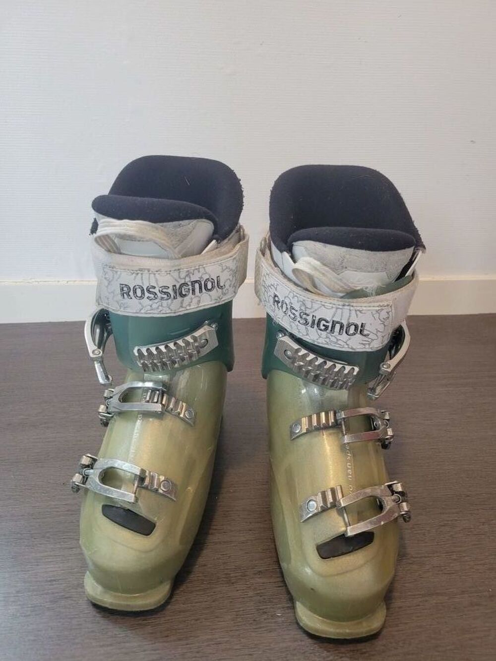 Chaussures de ski femmes ? Pointure 39 ? Quasi neuves Sports
