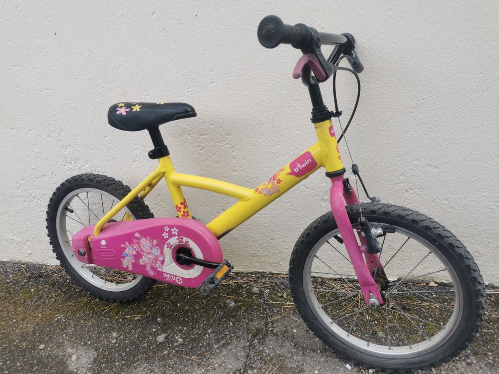 velo 16 pouces b twin jaune Vélos