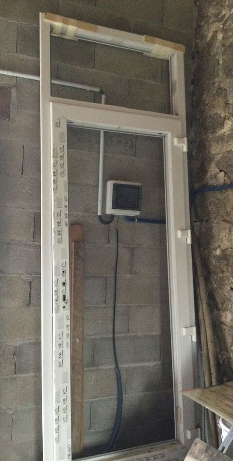 Porte fen�tre un vantail avec imposte fixe 80 Chenereilles (43)