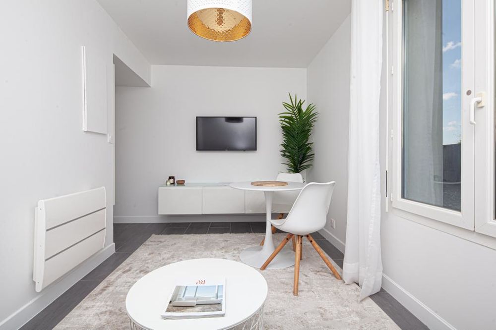 Location Appartement Studio meublé soigné + parking - RER A à 8 min Boissy-saint-léger