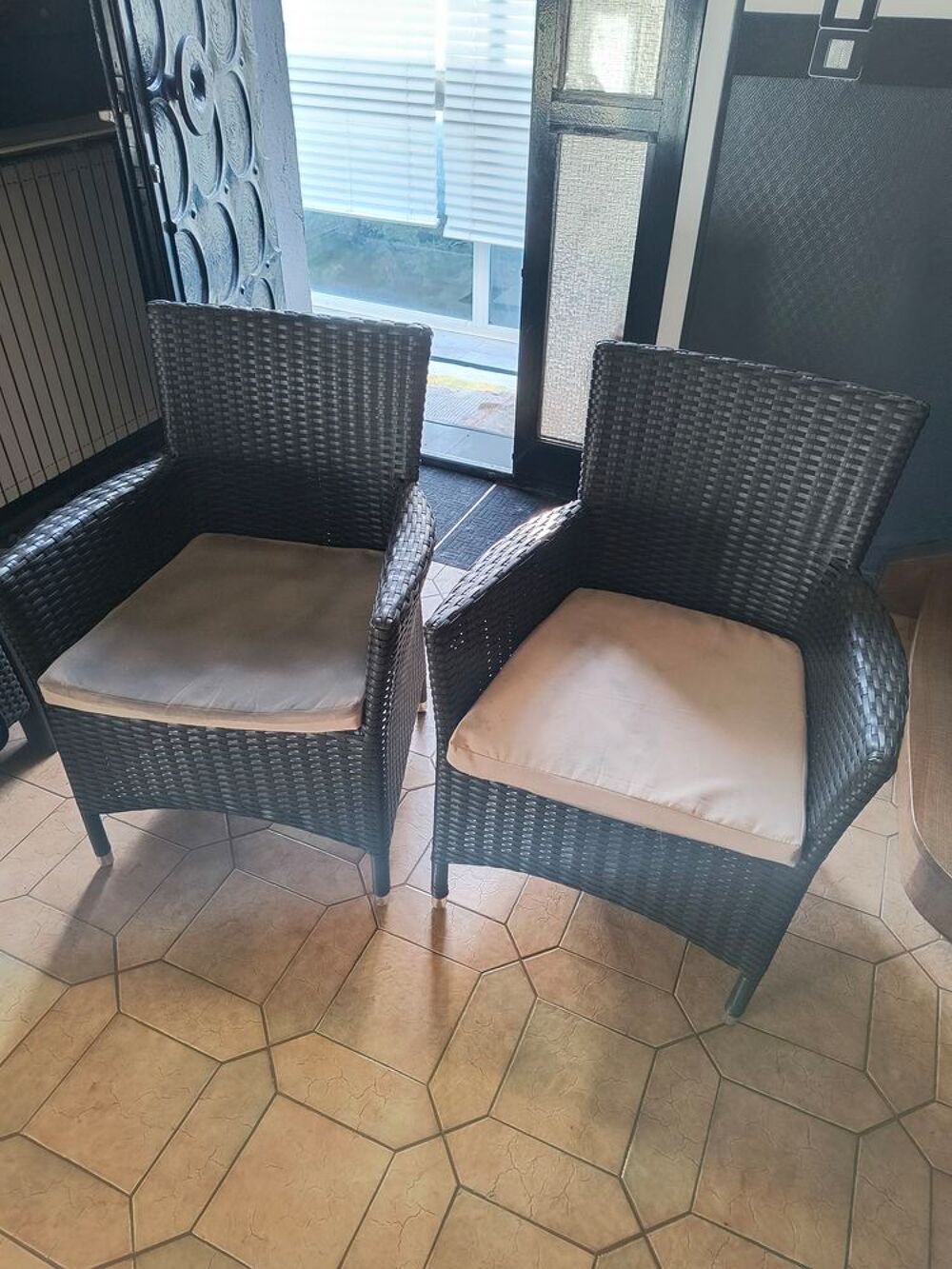 Fauteuils poly rotin en TBE Meubles